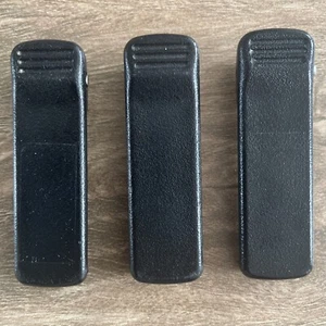 Menge 3 Motorola Radius CP200 Gürtelclip 2,5" NNTN4497 CR AAH50RDC9AA1AN———-2 - Bild 1 von 2