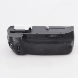 Nikon MB-D14 Multi Power Battery Pack Grip for D600 D610 Genuine Tested japan - Picture 1 of 12