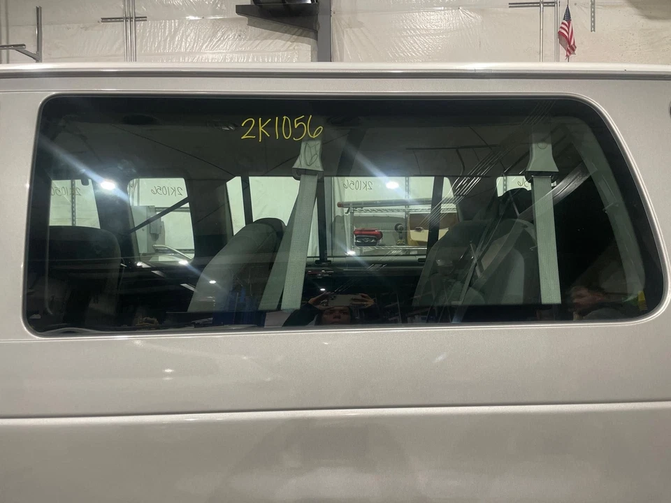 99-14 Ford E350 Quarter Window/Glass Extended Van middle tinted LH - Imagem 1 de 1