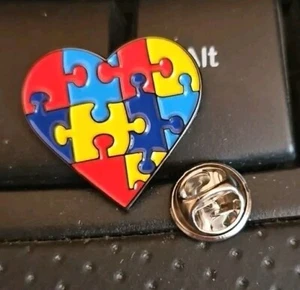 Lapel Hat Pin Autism PUZZLE Awareness Heart - Picture 1 of 1
