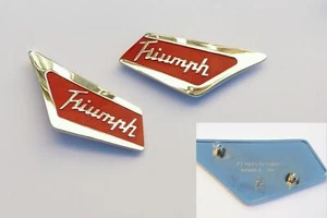 Pair of OE Triumph Herald & Vitesse C Post Concourse Red Badges 621852 & 621853 - Picture 1 of 1