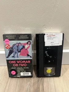 One Woman or Two (VHS, 1990, English Dubbed) Vestron - Foto 1 di 3