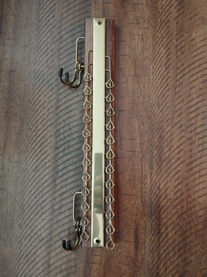 Organizador de armario de madera y latón 28 ganchos montaje en pared con herrajes vintage Foto 1 de 4