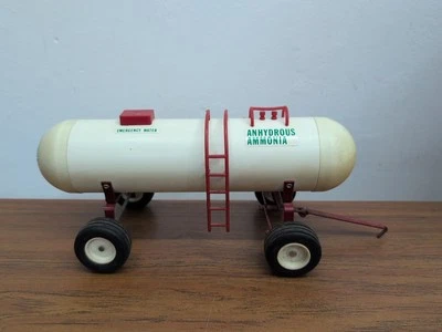 1/16 Toy Farmer Anhydrous Ammonia Tank Tractor Implement  - Image 1 of 4