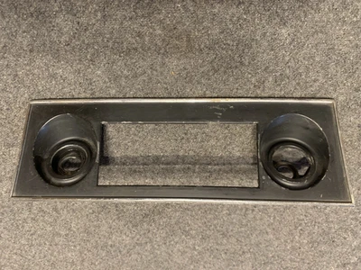 Placa frontal de radio Camaro 1967 1968 estilo OE GM# 3886998 Foto 1 de 4