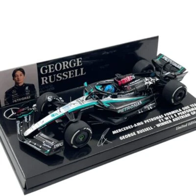 Modellino F1 Minichamps 1/43 Mercedes AMG W15E Performance Petronas Team G. R... - Immagine 1 di 4