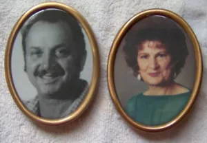 3,5 Zoll x 2,75 Zoll Porzellan Foto Bild mit Bronze Rahmen Außen Friedhof - Bild 1 von 3