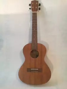 Crossroads Mahagoni Körper und Hals Tenor Ukulele Modell CU-2T-NEU mit Setup - Bild 1 von 1