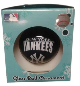 New York Yankees Officially Licensed Glass Ball Ornament Collectors Box NEW - Picture 1 of 3