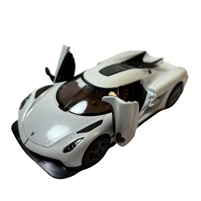 KINSMART 1:36 Scale KOENIGSEGG JESKO ABSOULT die cast metal model toy car - Image 1 of 4
