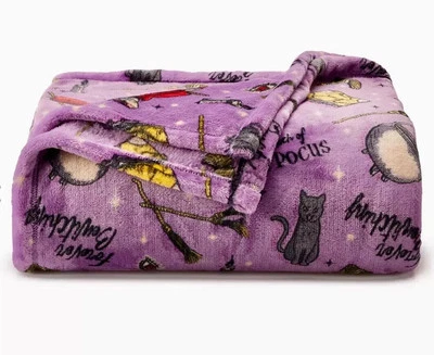 5'x6' NWT Disney HOCUS POCUS Halloween The Big One Oversized Plush Throw Blanket - Image 1 of 2
