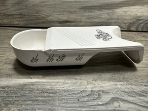 Pampered Chef Adjustable Sliding Measuring Cup 1/8 to 1/2 cup - Picture 1 of 15