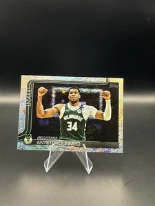 2025-26 Topps Basketball Giannis Antetokounmpo Sand Glitter Parallel - Picture 1 of 2