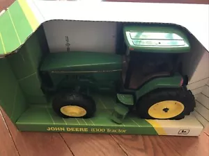 ERTL John Deere 8400 Tractor Collector's Edition 1/16 Scale DieCast #5786CA NIB! - Picture 1 of 3