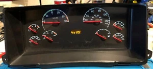 Cuadro de instrumentos Volvo VNL 2003-2006 usado para la venta - Imagen 1 de 7