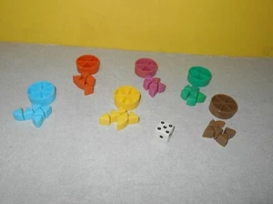 Trivial Pursuit Ersatz Spielfiguren Teile Torten und Keile plus Würfel - Bild 1 von 1