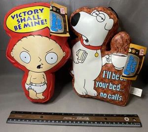 CHICO DE FAMILIA BRIAN STEWIE VICTORIA SERÁ MINA PELUCHE DE PELUCHE 2 JUGUETES COLGANTES DE VINILO - Imagen 1 de 15