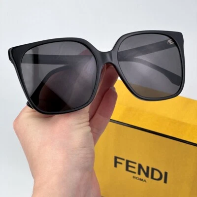Gafas de sol Fendi para mujer negras brillantes grises geométricas FE40030I 01A TOTALMENTE NUEVAS Foto 1 de 4