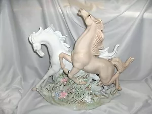 Estatuilla Estatua De Colección Grande Porcelana 2 Sementales Caballos Escultura BONITA - Imagen 1 de 12