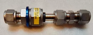 Griplok Dielectric ISSG6DU Union 3/8" Tube Fitting x 3/8” Dielectric 316 SS 291K - Picture 1 of 10