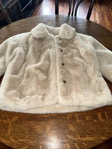 NWT ELIE TAHARI Faux Fur Coat White Snaps Collared Winter Casual Jacket Pockets - Picture 1 of 11