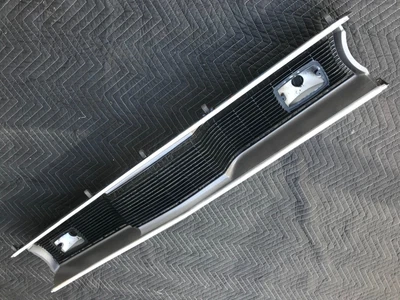 70 PLYMOUTH DUSTER VALIANT A BODY MOPAR USADO OE GRILL C-G Foto 1 de 4