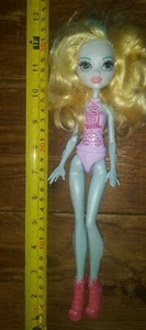 Monster High Niña Muñeca Lagoona Azul con Cuerpo Verde Lindo Conjunto Botas Rubias - Imagen 1 de 1