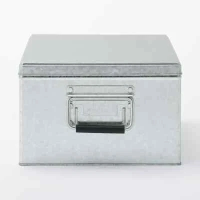 Caja de almacenamiento grande de hierro galvanizado MUJI MoMA 26 cm × 37 cm × 16 cm plateada Foto 1 de 3