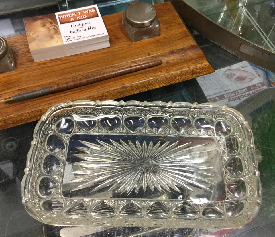 Crown Crystal Glass Co Petaloid Tray - image 1 of 4