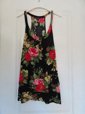 Camiseta sin mangas Twenty One rosas florales talla M colorida túnica sin mangas Foto 1 de 2