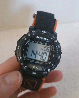 Reloj digital Armitron para hombre 39 mm caja alarma cronógrafo correa de nailon nuevo sin etiquetas Foto 1 de 4