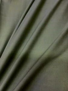 TELA DE ALGODÓN VERDE OLIVA CLARO PESO (45 in) Se vende por yarda - Imagen 1 de 1