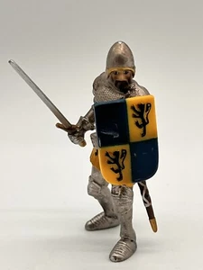 Schleich 70005 Lion Foot Knight With Shield & Sword Retired Scale: 1:20 - Picture 1 of 8