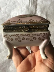 Vintage White Kalk China Footed Jewelry Trinket Box with Gold Accents - Picture 1 of 6