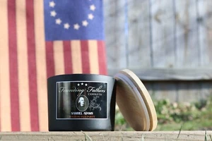 1776 Gründerväter Kerze Männer Mann Duftkerzen Samuel Adams Geschenk amerikanisch - Bild 1 von 1