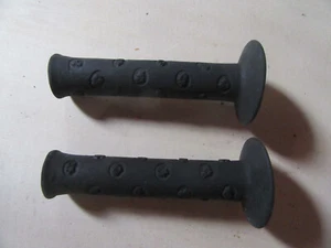 Vintage Original 1980's Old School GT LOGO BMX Handle Grips Black Rubber - Picture 1 of 7
