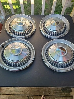 Juego de 4 tapacubos Chevrolet Impala 1968 14" 68 69 OEM ORIGINAL BISCAYNE BELAIR  Foto 1 de 4