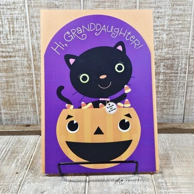 Tarjeta de felicitación de Halloween Hallmark nieta púrpura verde gato calabaza Foto 1 de 4