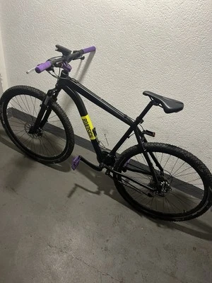 Mountainbike 28 Zoll mit Schimano Deore-3x8 Gänge - Top Zustand - Bild 1 von 4