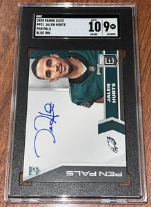 2020 Panini Elite Jalen Hurts Pen Pals Auto inchiostro blu SGC 9/10 Rookie RC Eagles - Foto 1 di 2