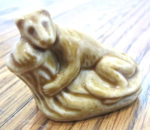 Wade England Red Rose Tea Figurine -Panther Lioness Leopard On Tree Layng Down - Picture 1 of 2