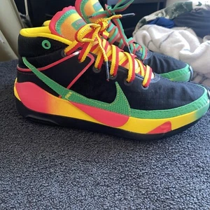 Taglia 6 - Nike KD 13 Rasta - DC0010-001 - Foto 1 di 7