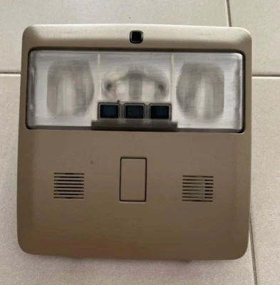 #0501 - LAND ROVER DISCOVERY 3 FRONT INTERIOR LIGHT POD - XDE500042LUM - image 1 of 3