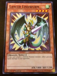 YS15-ENL07 Yugioh! LANCER LINDWURM - Dark Legion 1st Edition - Near Mint x1 - Picture 1 of 1
