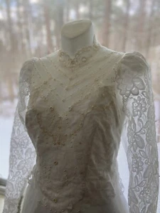 Vintage Lace With Ruffles Wedding Dress Union Made Size S - Picture 1 of 18