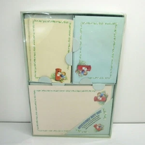 Cute Hedgehog Stationary 4 Notelets 14 Envelopes 20 sheets of Decorated Paper - Picture 1 of 5