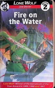 Joe Dever - Lone Wolf 2 - Fire on the Water - 1./4. Edition - B/B-/B- - SIGNED! - Foto 1 di 13