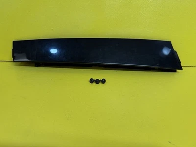 Volkswagen Tiguan 2009-2017 puerta delantera izquierda lado conductor apliques pilar B moldura Foto 1 de 4