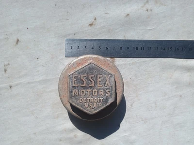 Old Veteran or Vintage Essex Threaded Metal Hub Cap Grease Dust Cap - Image 1 of 4