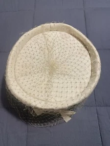 Vintage 50s Cloche Beige Lace Women’s Formal Dressy Hat Union Made USA Pillbox - Picture 1 of 6